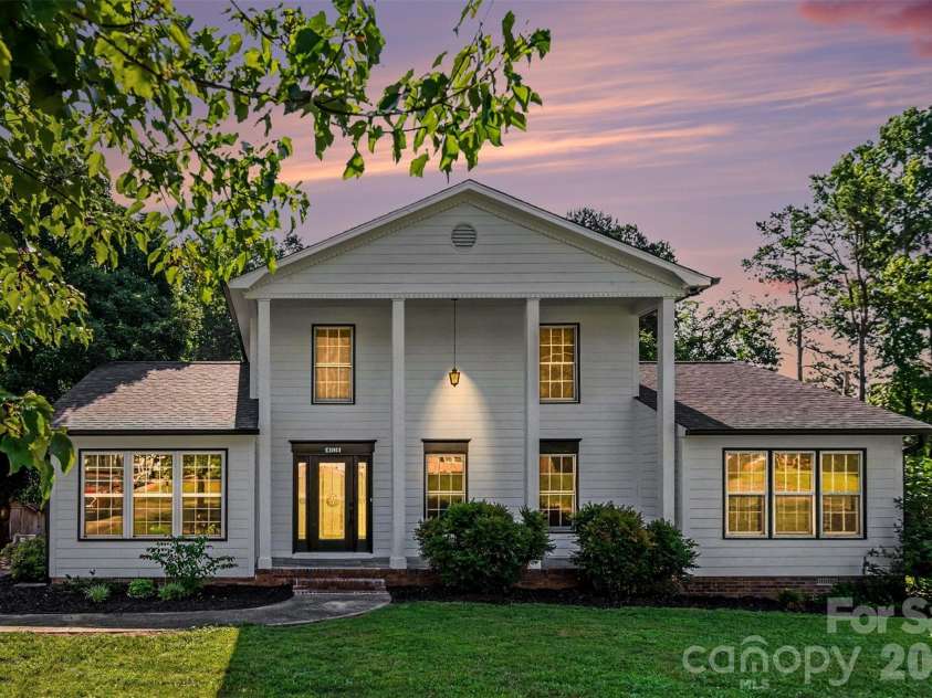 4108 Wimbledon Drive, Dallas, NC 28034.  MLS# CAR4402629, YatesRealty ID 36742. 