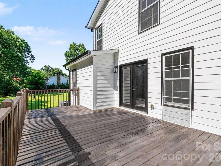 4108 Wimbledon Drive, Dallas, NC 28034.  MLS# CAR4402629, YatesRealty ID 36742. 