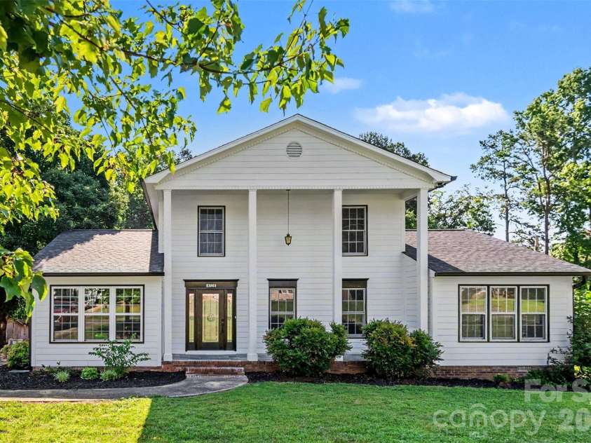 4108 Wimbledon Drive, Dallas, NC 28034.  MLS# CAR4402629, YatesRealty ID 36742. 