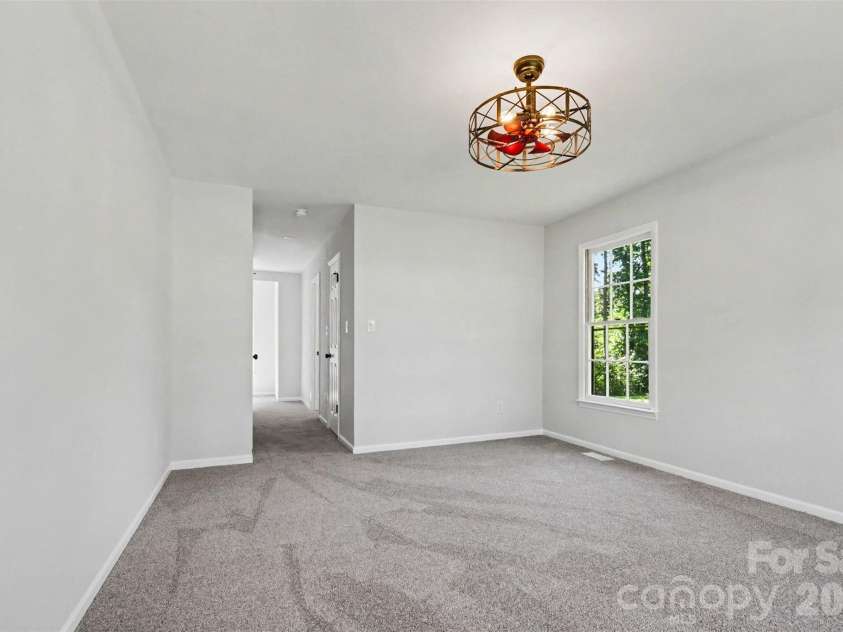 4108 Wimbledon Drive, Dallas, NC 28034.  MLS# CAR4402629, YatesRealty ID 36742. Downstairs Primary