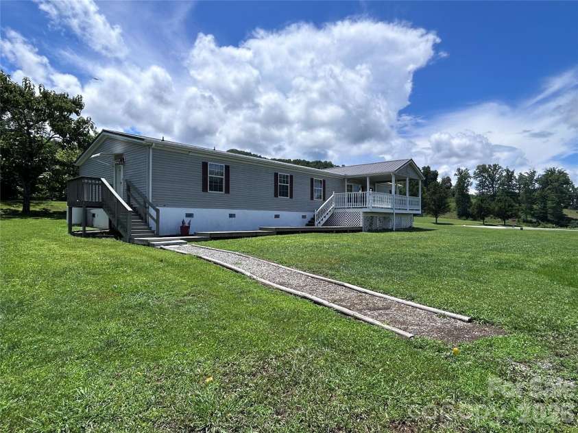 755 Fairview Loop, Hot Springs, NC 28743.  MLS# CAR4402205, YatesRealty ID 36744. 