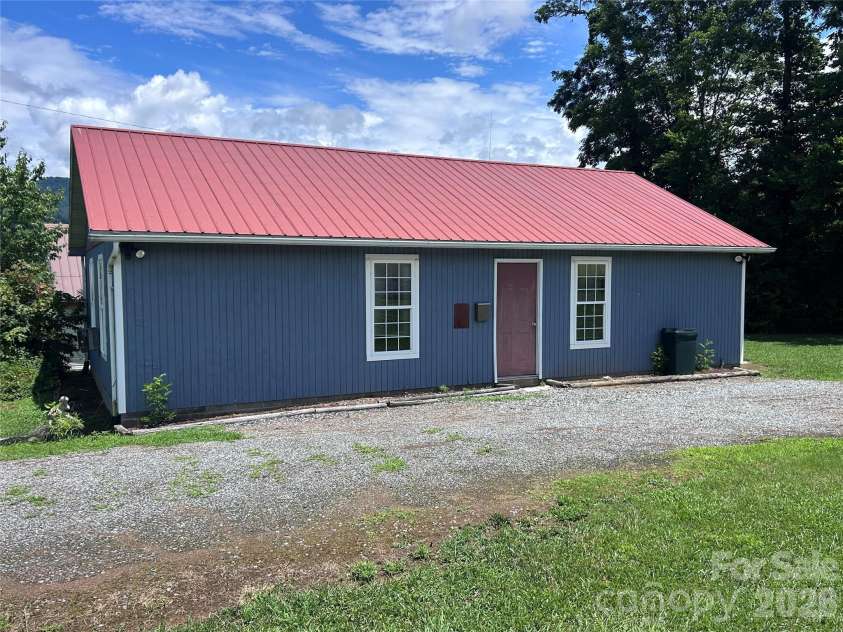755 Fairview Loop, Hot Springs, NC 28743.  MLS# CAR4402205, YatesRealty ID 36744. 