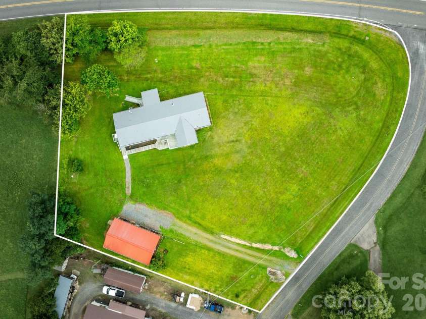 755 Fairview Loop, Hot Springs, NC 28743.  MLS# CAR4402205, YatesRealty ID 36744. 