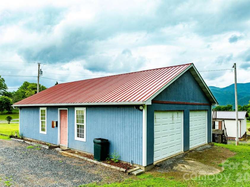 755 Fairview Loop, Hot Springs, NC 28743.  MLS# CAR4402205, YatesRealty ID 36744. 