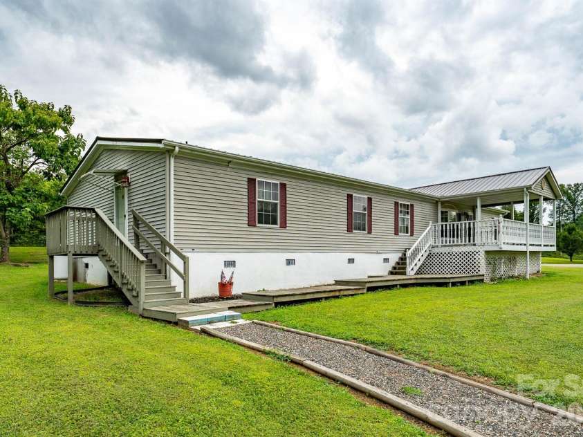 755 Fairview Loop, Hot Springs, NC 28743.  MLS# CAR4402205, YatesRealty ID 36744. 