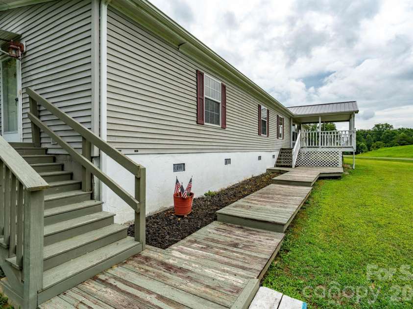 755 Fairview Loop, Hot Springs, NC 28743.  MLS# CAR4402205, YatesRealty ID 36744. 