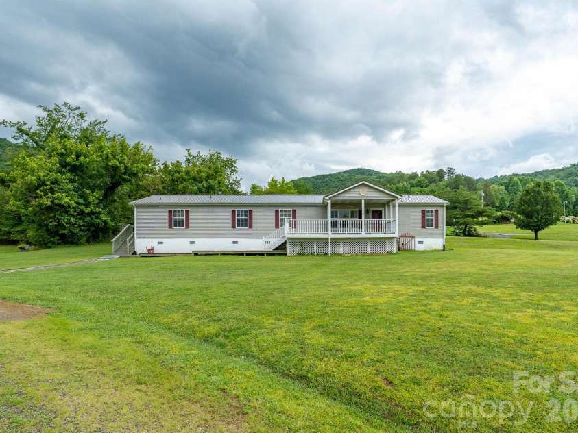 755 Fairview Loop, Hot Springs, NC 28743.  MLS# CAR4402205, YatesRealty ID 36744. 