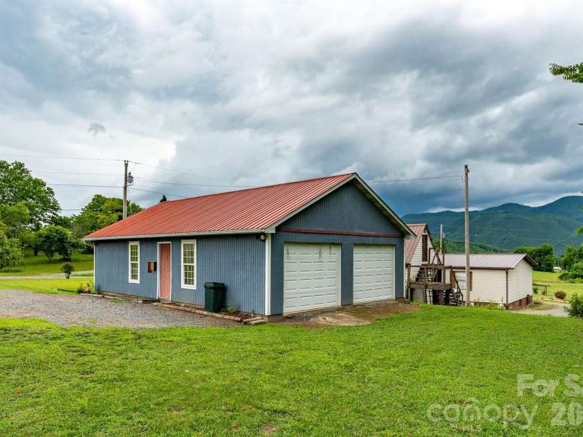 755 Fairview Loop, Hot Springs, NC 28743.  MLS# CAR4402205, YatesRealty ID 36744. 