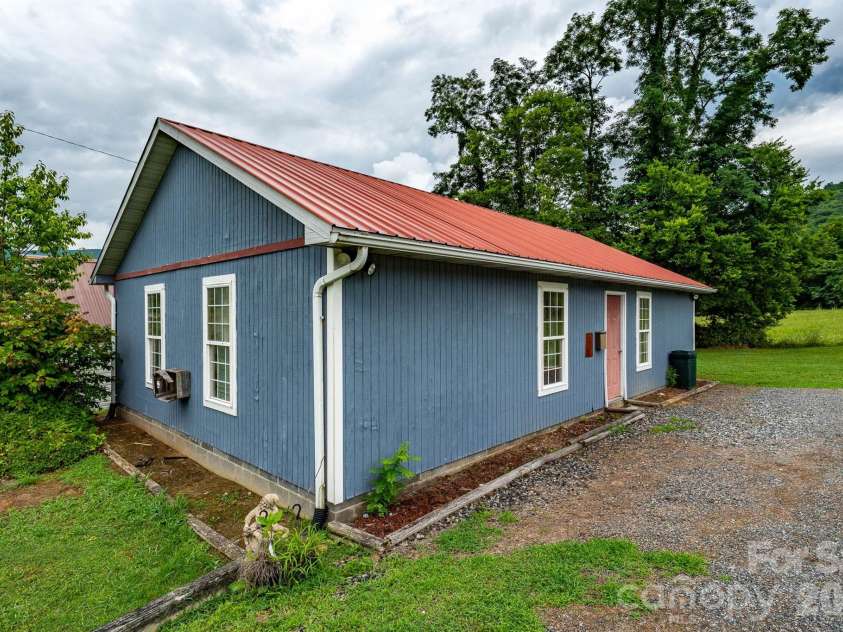 755 Fairview Loop, Hot Springs, NC 28743.  MLS# CAR4402205, YatesRealty ID 36744. 