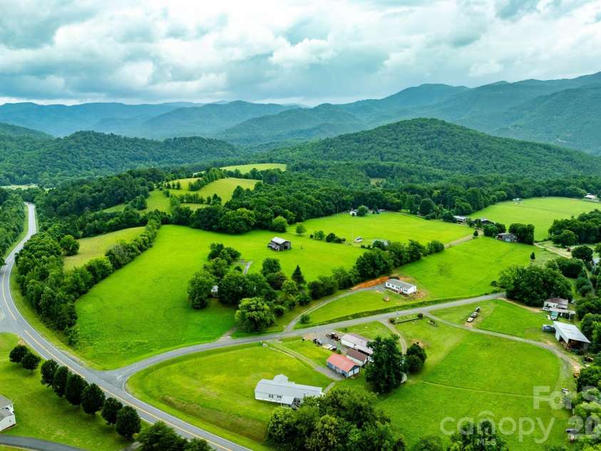 755 Fairview Loop, Hot Springs, NC 28743.  MLS# CAR4402205, YatesRealty ID 36744. 