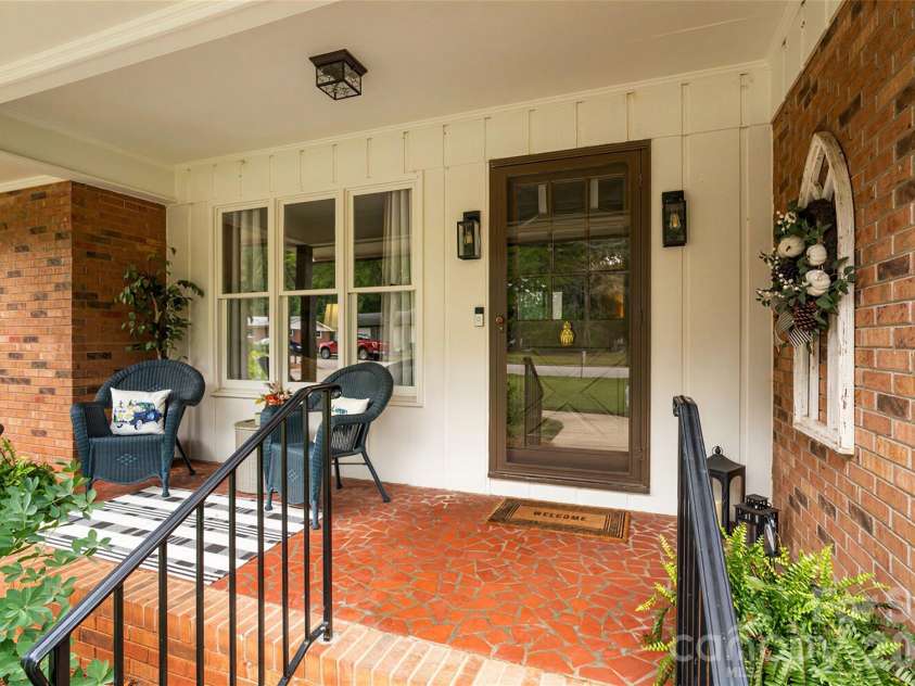 400 Westover Drive, Monroe, NC 28112.  MLS# CAR4402421, YatesRealty ID 36747. 