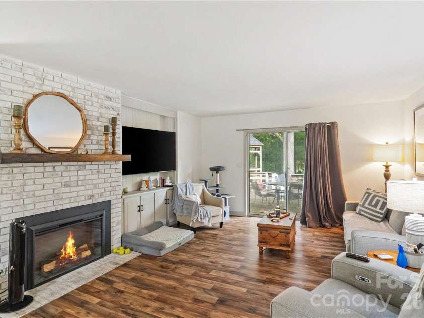 400 Westover Drive, Monroe, NC 28112.  MLS# CAR4402421, YatesRealty ID 36747. 