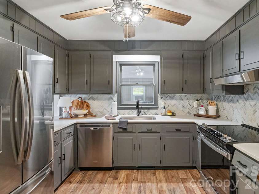 400 Westover Drive, Monroe, NC 28112.  MLS# CAR4402421, YatesRealty ID 36747. 
