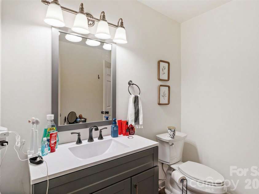 400 Westover Drive, Monroe, NC 28112.  MLS# CAR4402421, YatesRealty ID 36747. 