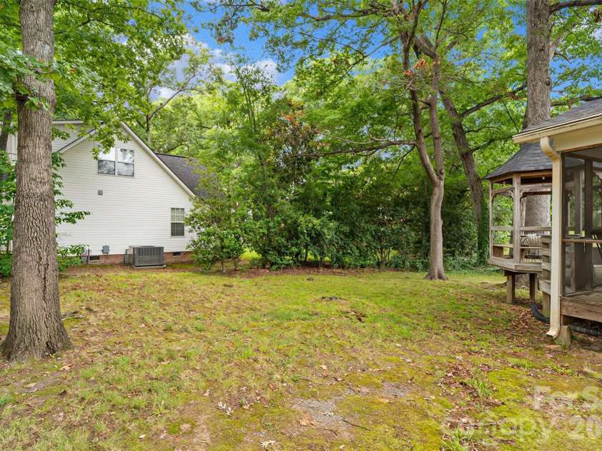 400 Westover Drive, Monroe, NC 28112.  MLS# CAR4402421, YatesRealty ID 36747. 