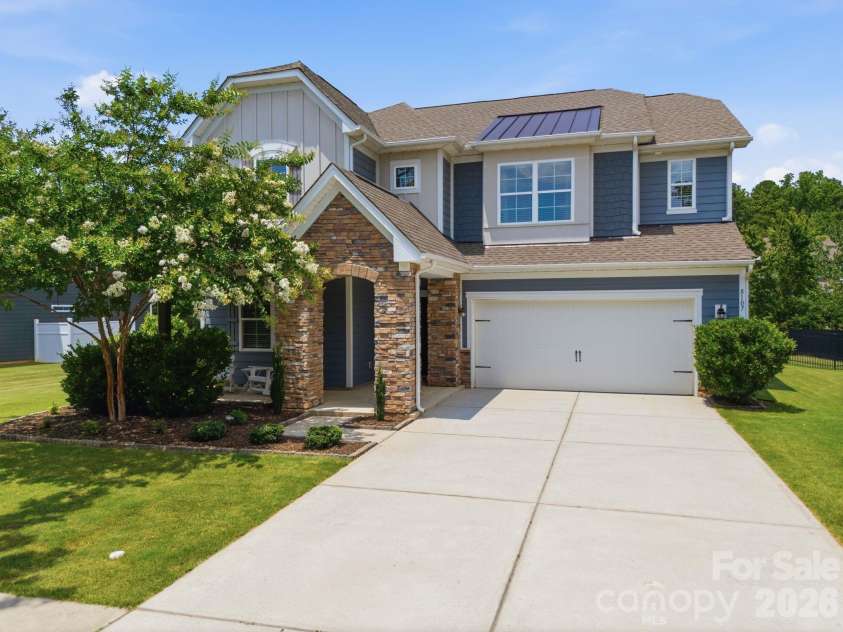 8107 Belfort Forest Lane, Huntersville, NC 28078.  MLS# CAR4401456, YatesRealty ID 36748. 