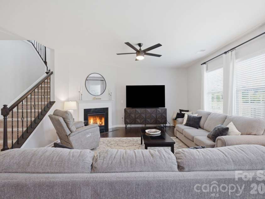8107 Belfort Forest Lane, Huntersville, NC 28078.  MLS# CAR4401456, YatesRealty ID 36748. 