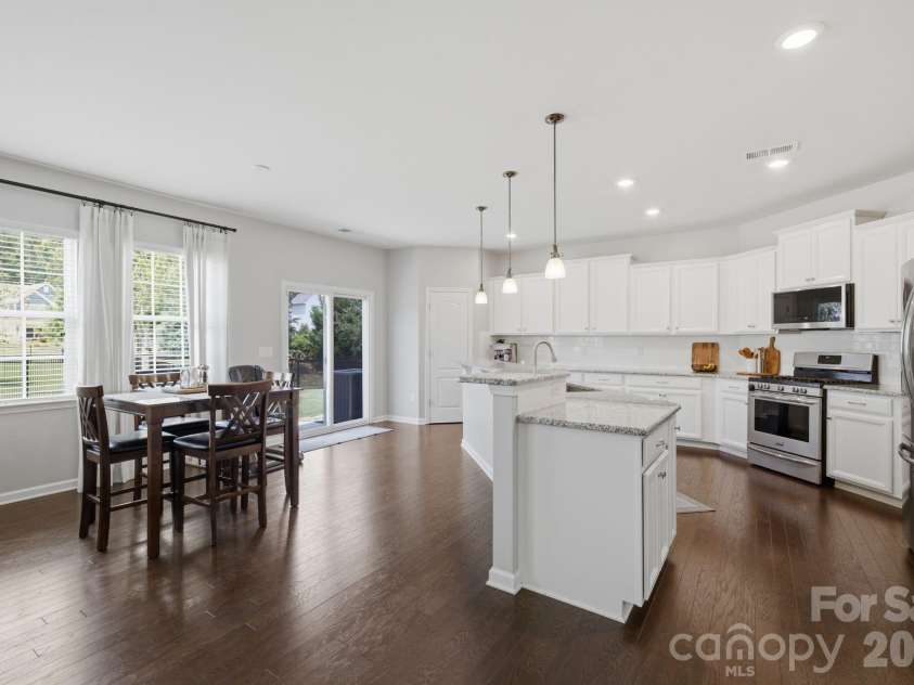 8107 Belfort Forest Lane, Huntersville, NC 28078.  MLS# CAR4401456, YatesRealty ID 36748. 