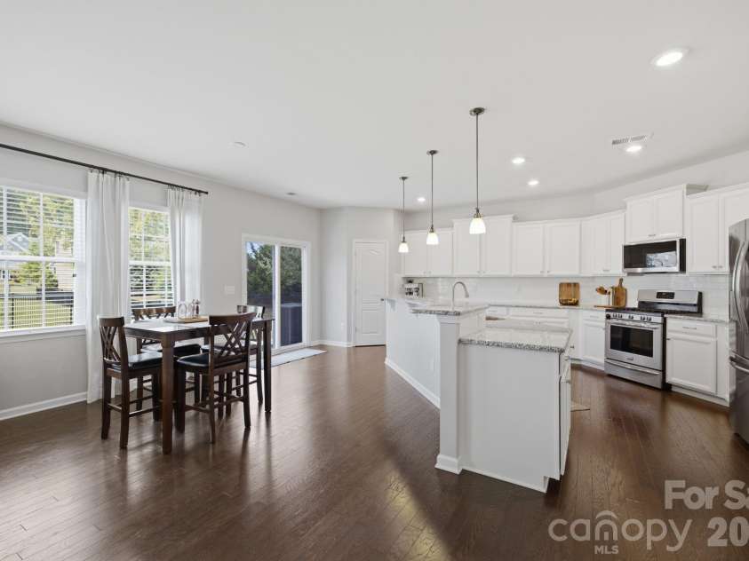 8107 Belfort Forest Lane, Huntersville, NC 28078.  MLS# CAR4401456, YatesRealty ID 36748. 
