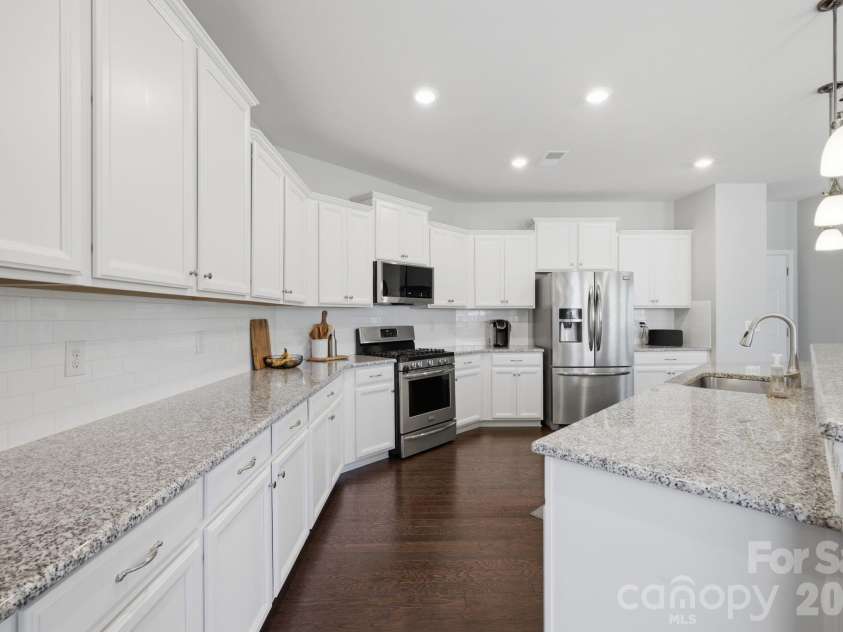 8107 Belfort Forest Lane, Huntersville, NC 28078.  MLS# CAR4401456, YatesRealty ID 36748. 