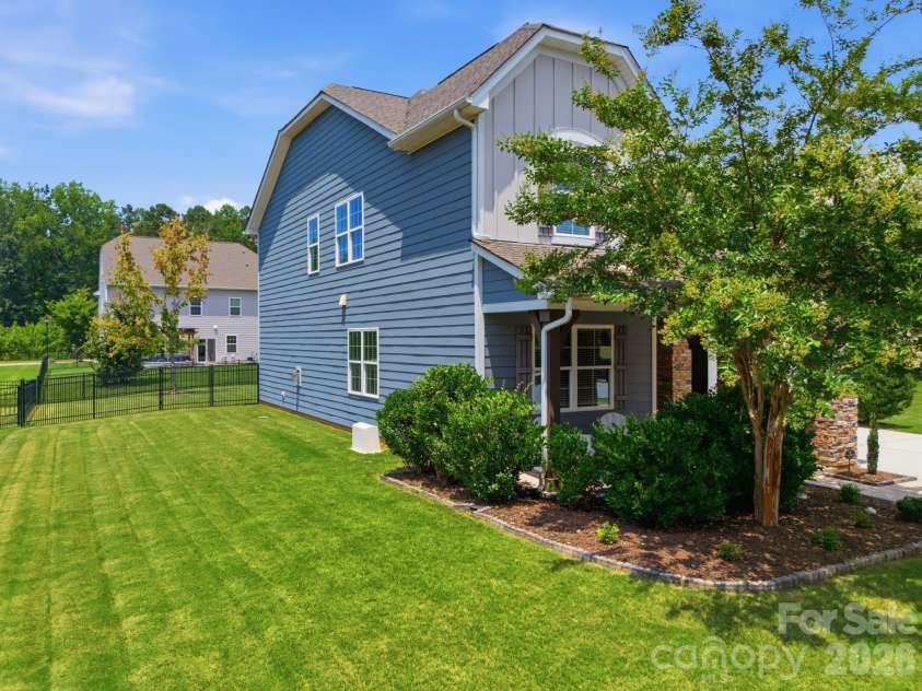 8107 Belfort Forest Lane, Huntersville, NC 28078.  MLS# CAR4401456, YatesRealty ID 36748. 