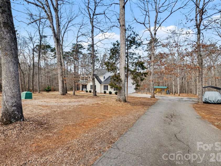 1338 Pell Drive, Lincolnton, NC 28092.  MLS# CAR4336740, YatesRealty ID 3675. 