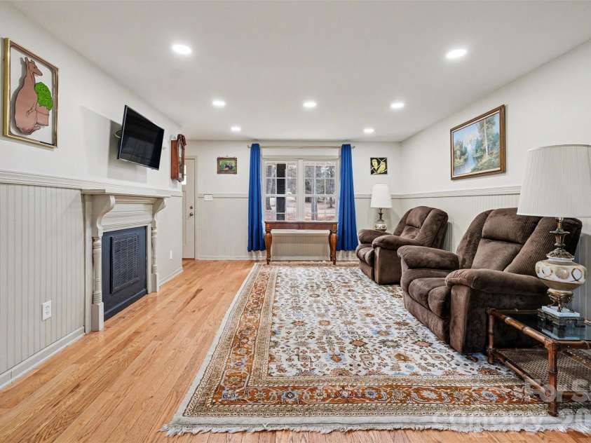 1338 Pell Drive, Lincolnton, NC 28092.  MLS# CAR4336740, YatesRealty ID 3675. 