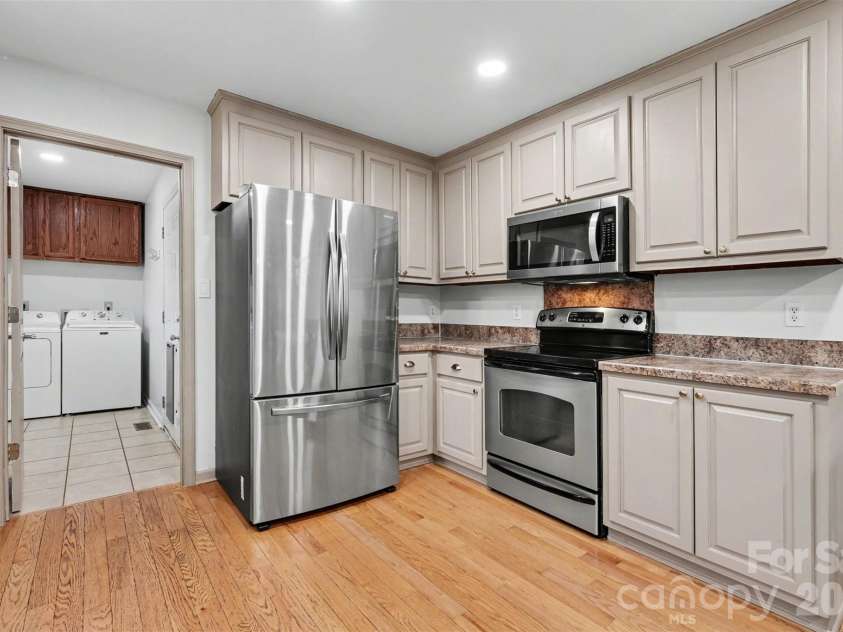 1338 Pell Drive, Lincolnton, NC 28092.  MLS# CAR4336740, YatesRealty ID 3675. 