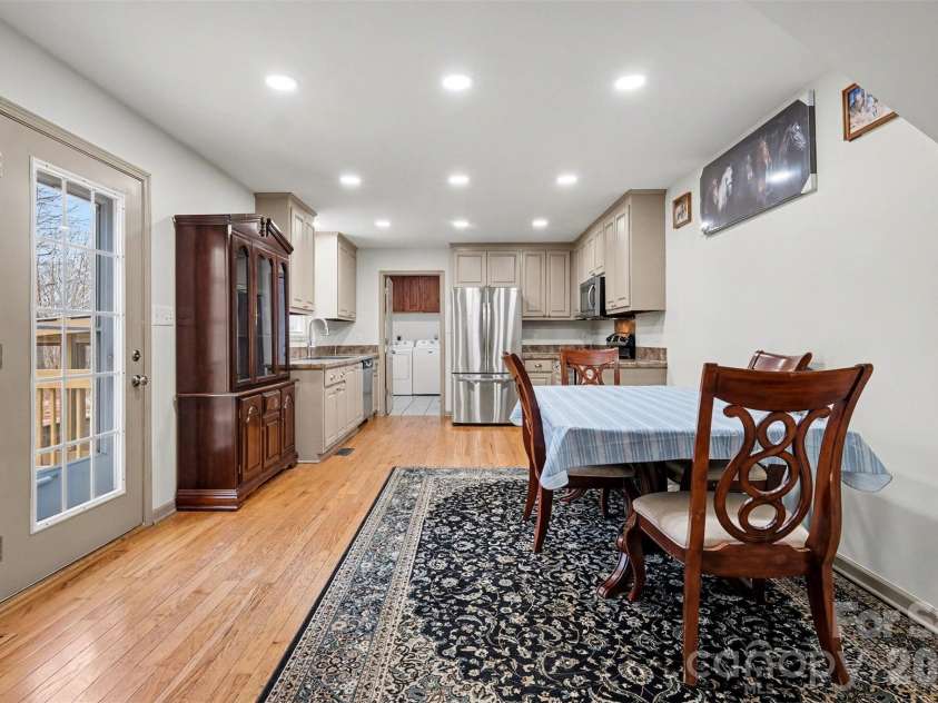 1338 Pell Drive, Lincolnton, NC 28092.  MLS# CAR4336740, YatesRealty ID 3675. Dinning Area