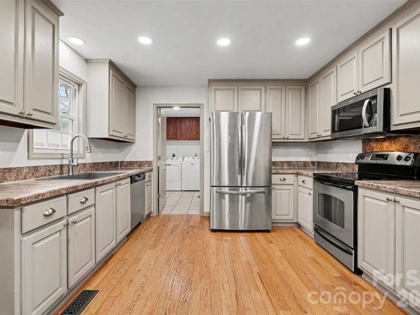 1338 Pell Drive, Lincolnton, NC 28092.  MLS# CAR4336740, YatesRealty ID 3675. Kitchen