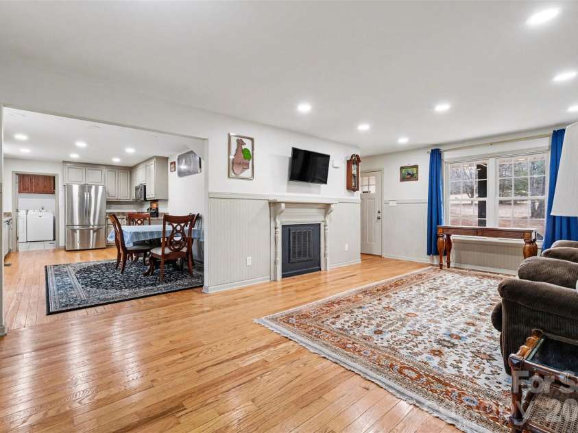 1338 Pell Drive, Lincolnton, NC 28092.  MLS# CAR4336740, YatesRealty ID 3675. Living Room