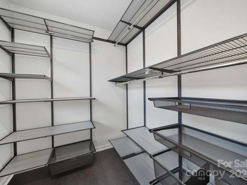 17237 Rider Wood Lane, Charlotte, NC 28278.  MLS# CAR4331462, YatesRealty ID 3675. 