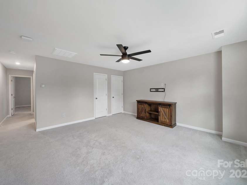 17237 Rider Wood Lane, Charlotte, NC 28278.  MLS# CAR4331462, YatesRealty ID 3675. 