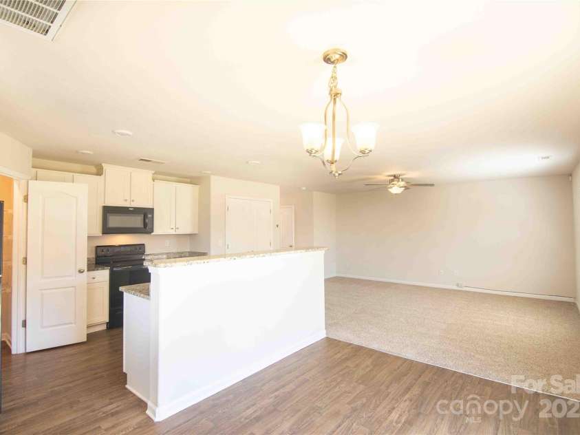 2035 Talbert Court, Charlotte, NC 28214.  MLS# CAR4294889, YatesRealty ID 3675. Dinning Area