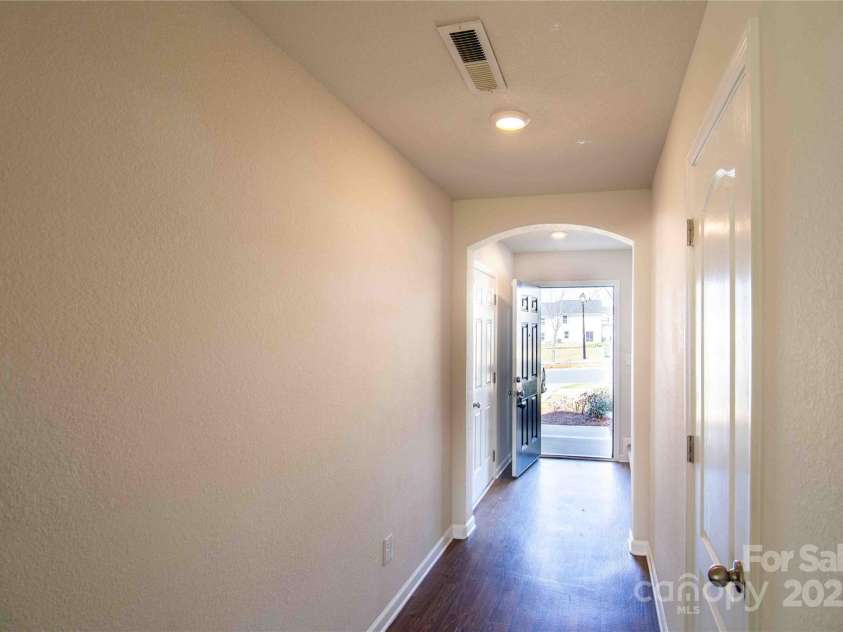 2035 Talbert Court, Charlotte, NC 28214.  MLS# CAR4294889, YatesRealty ID 3675. Foyer