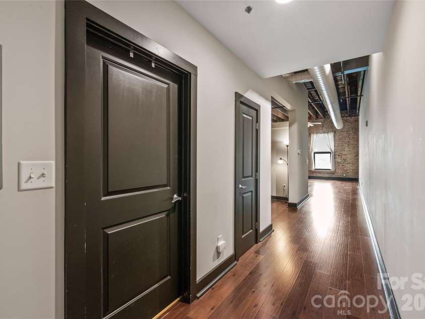 100 Main Avenue, Gastonia, NC 28052.  MLS# CAR4377810, YatesRealty ID 36751. Foyer with gorgeous flooring throught