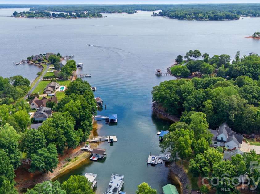 7559 Rabbit Circle, Denver, NC 28037.  MLS# CAR4396280, YatesRealty ID 36753. 