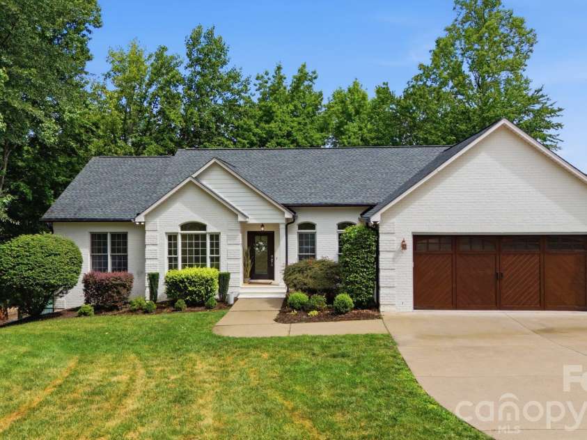 7559 Rabbit Circle, Denver, NC 28037.  MLS# CAR4396280, YatesRealty ID 36753. 