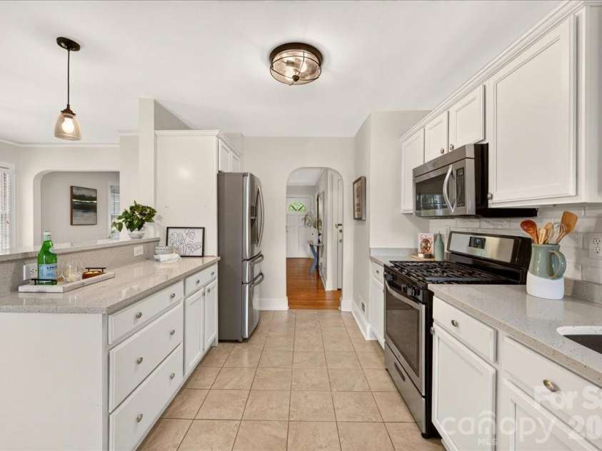 1808 Truman Road, Charlotte, NC 28205.  MLS# CAR4397533, YatesRealty ID 36754. 