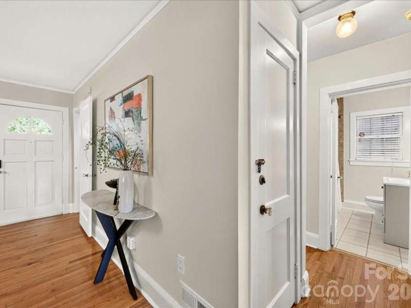 1808 Truman Road, Charlotte, NC 28205.  MLS# CAR4397533, YatesRealty ID 36754. 