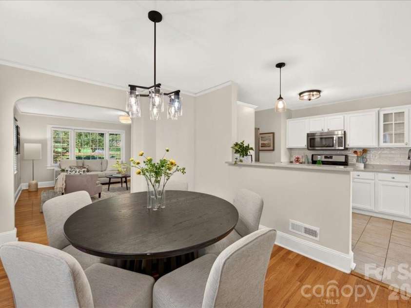 1808 Truman Road, Charlotte, NC 28205.  MLS# CAR4397533, YatesRealty ID 36754. Dining area adjacent to the kitchen