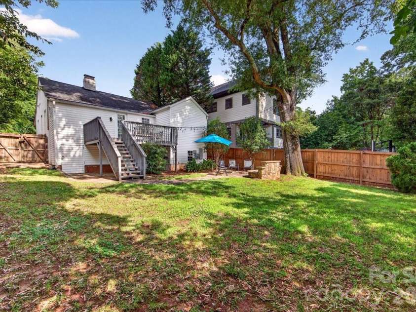 1808 Truman Road, Charlotte, NC 28205.  MLS# CAR4397533, YatesRealty ID 36754. Spacious backyard