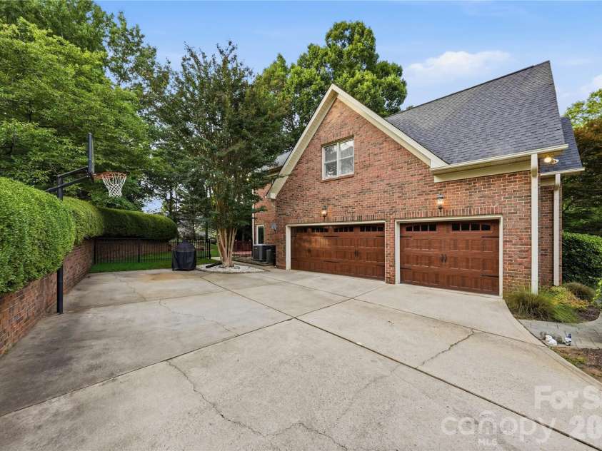 7205 Watersreach Lane, Charlotte, NC 28277.  MLS# CAR4390371, YatesRealty ID 36755. 