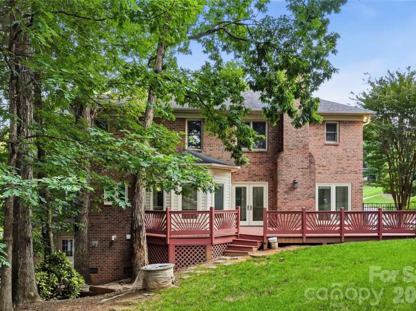 7205 Watersreach Lane, Charlotte, NC 28277.  MLS# CAR4390371, YatesRealty ID 36755. 