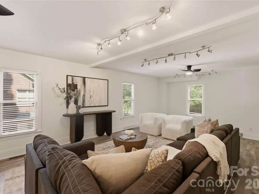 7205 Watersreach Lane, Charlotte, NC 28277.  MLS# CAR4390371, YatesRealty ID 36755. 