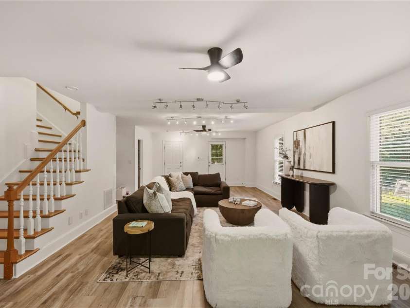7205 Watersreach Lane, Charlotte, NC 28277.  MLS# CAR4390371, YatesRealty ID 36755. 