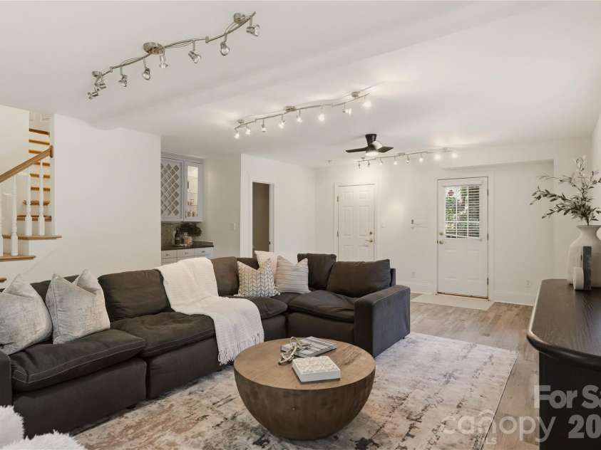7205 Watersreach Lane, Charlotte, NC 28277.  MLS# CAR4390371, YatesRealty ID 36755. 