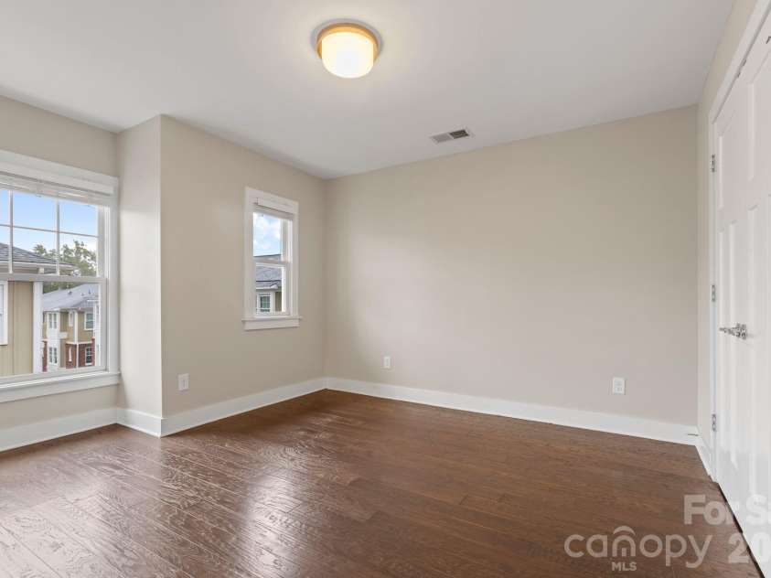 129 Grandin Road, Charlotte, NC 28208.  MLS# CAR4401229, YatesRealty ID 36756. 
