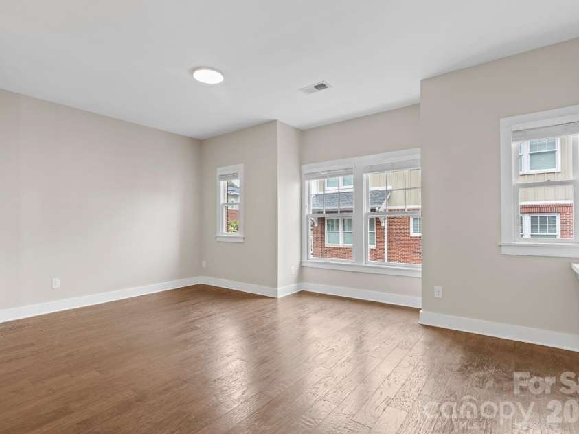 129 Grandin Road, Charlotte, NC 28208.  MLS# CAR4401229, YatesRealty ID 36756. Kitchen Dining Area