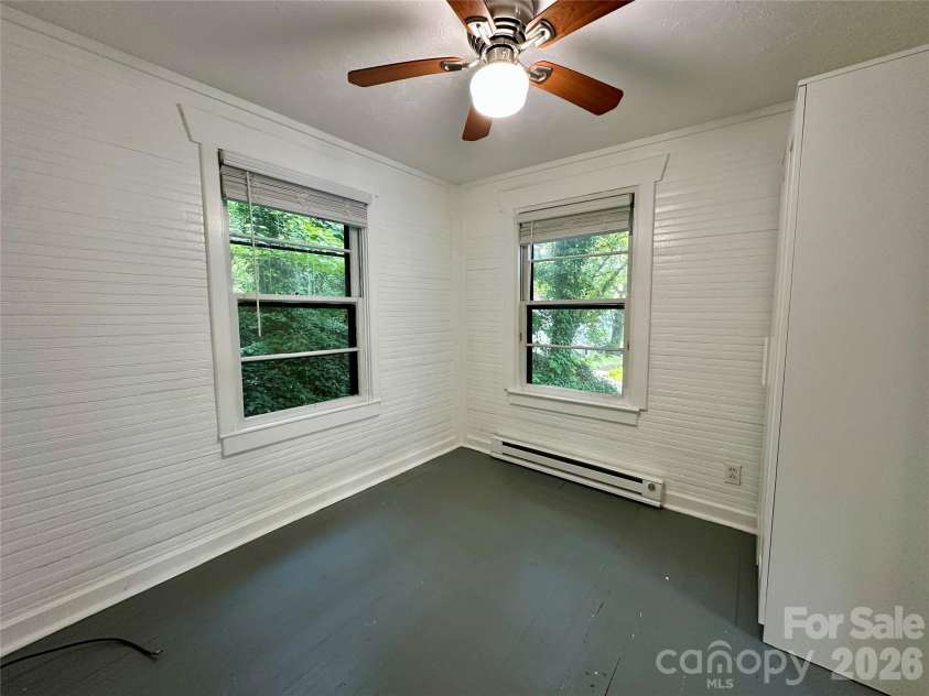 4 Arbutus Road, Asheville, NC 28805.  MLS# CAR4401422, YatesRealty ID 36757. 
